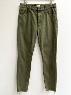 MOTHER Denim High Waisted Looker Ankle Fray in The First Move Military Green 31